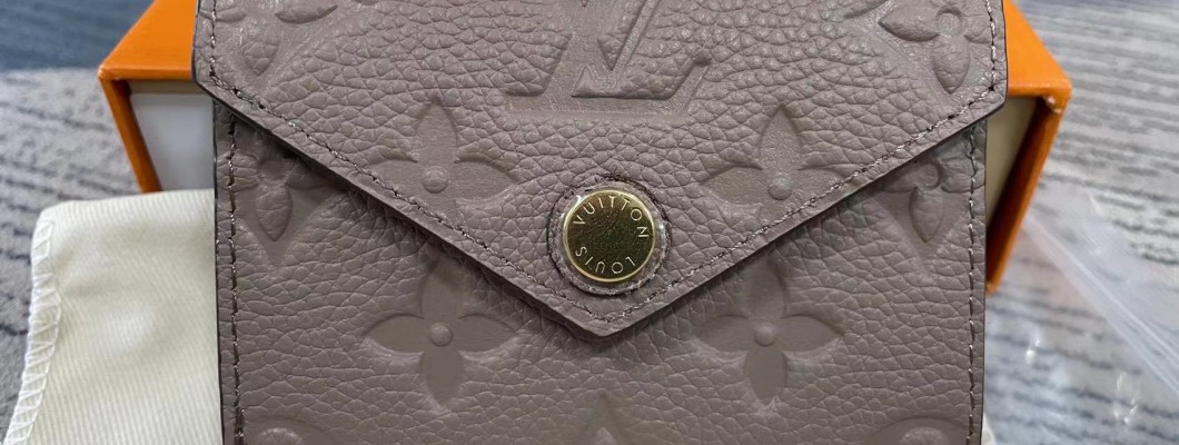 A refined LV card case Kickbulk Luxury retail reviews