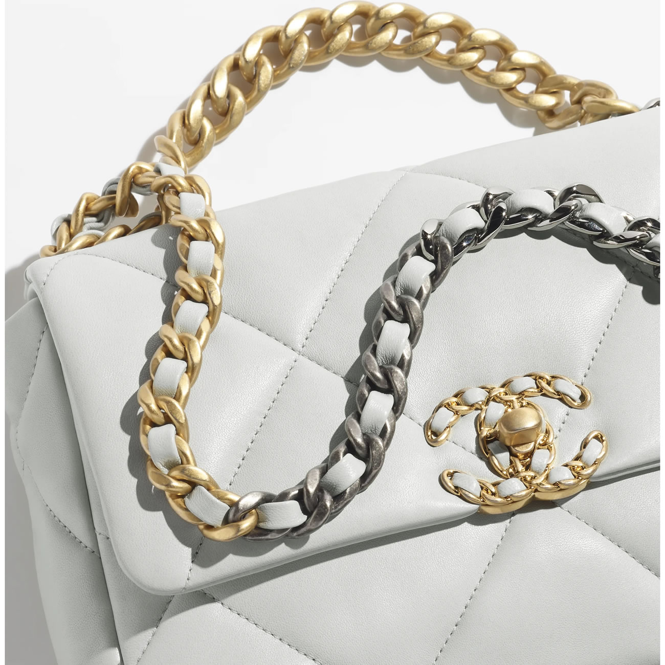 Chanel 19 Handbag 7 - kickbulk.org