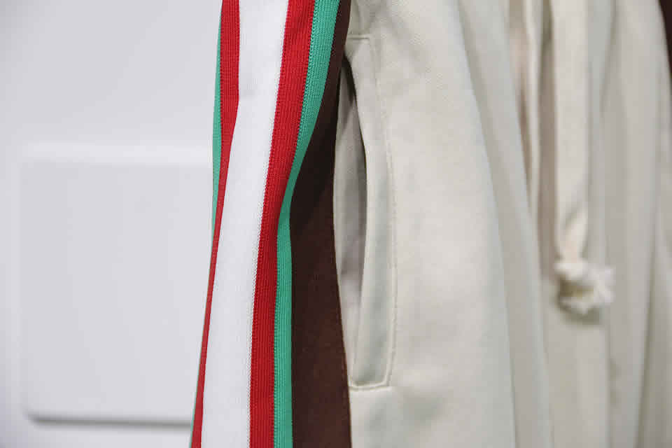 Gucci Red Green Webbing Shorts Apricot Color 9 - kickbulk.org