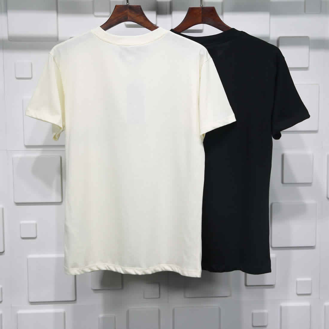 Gucci Black White Crossbar T Shirt Printing Pure Cotton 2 - kickbulk.org