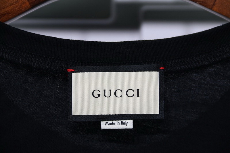 Gucci T Shirt Signature Graffiti Pure Cotton White Black 8 - kickbulk.org