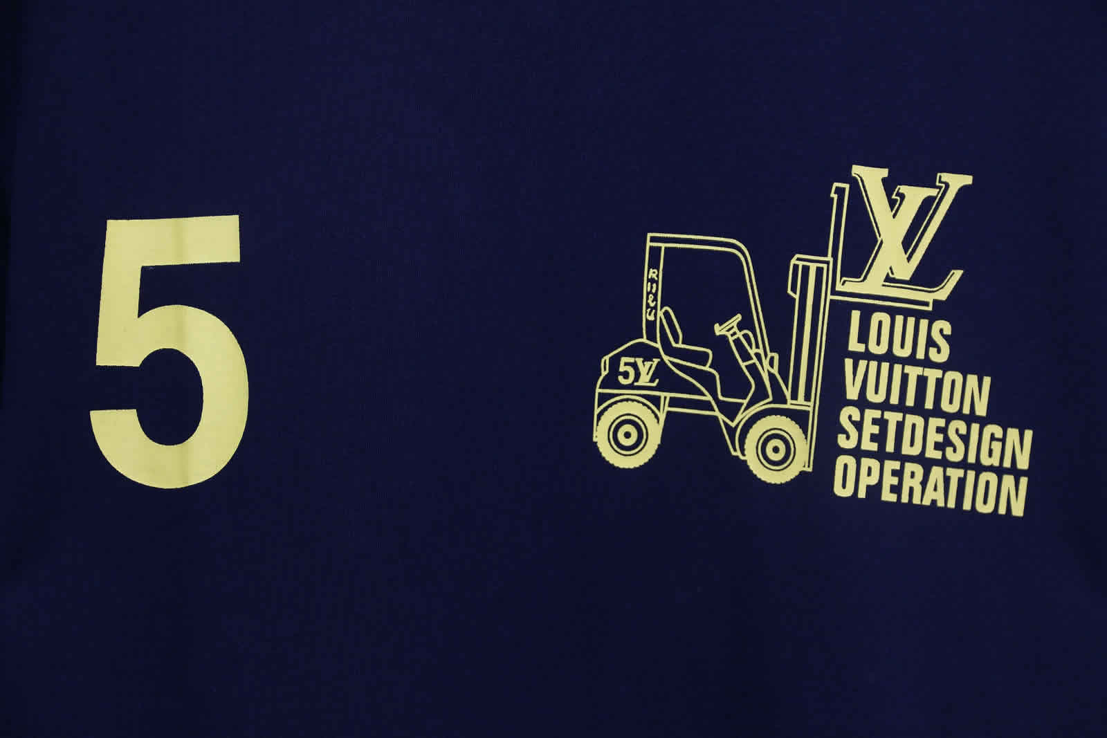 Louis Vuitton Catwalk T Shirt 2021 15 - kickbulk.org