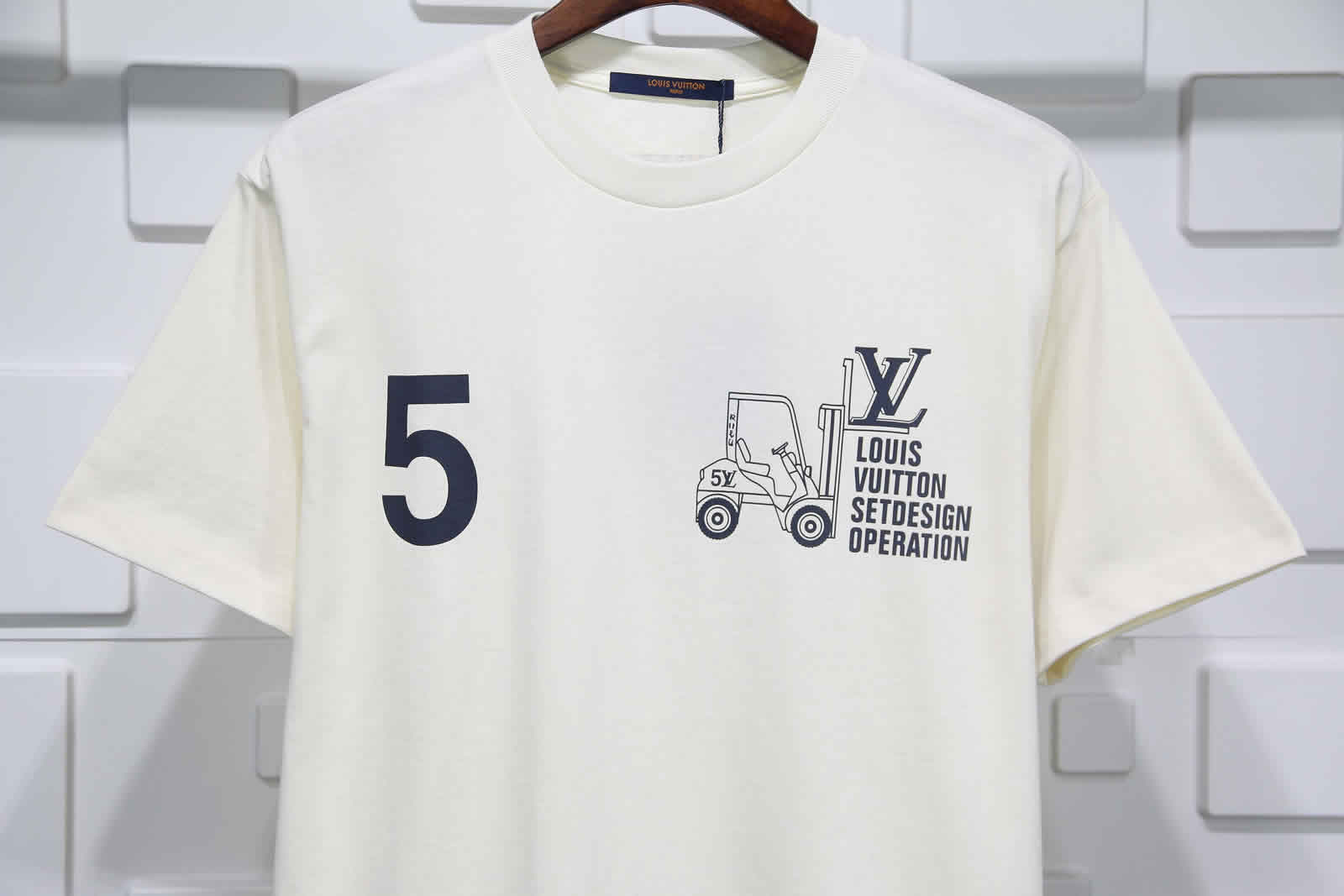 Louis Vuitton Catwalk T Shirt 2021 22 - kickbulk.org