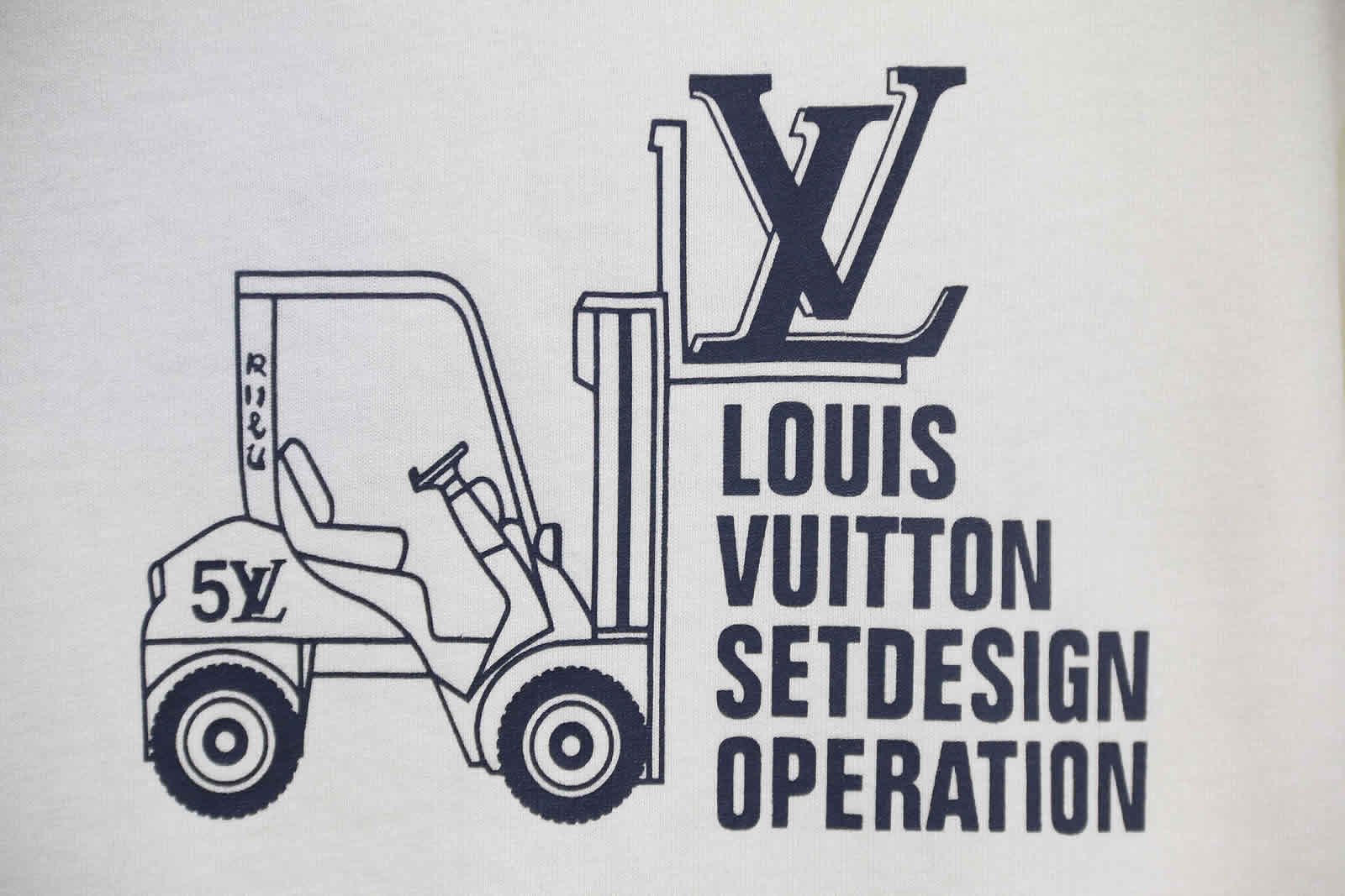 Louis Vuitton Catwalk T Shirt 2021 34 - kickbulk.org