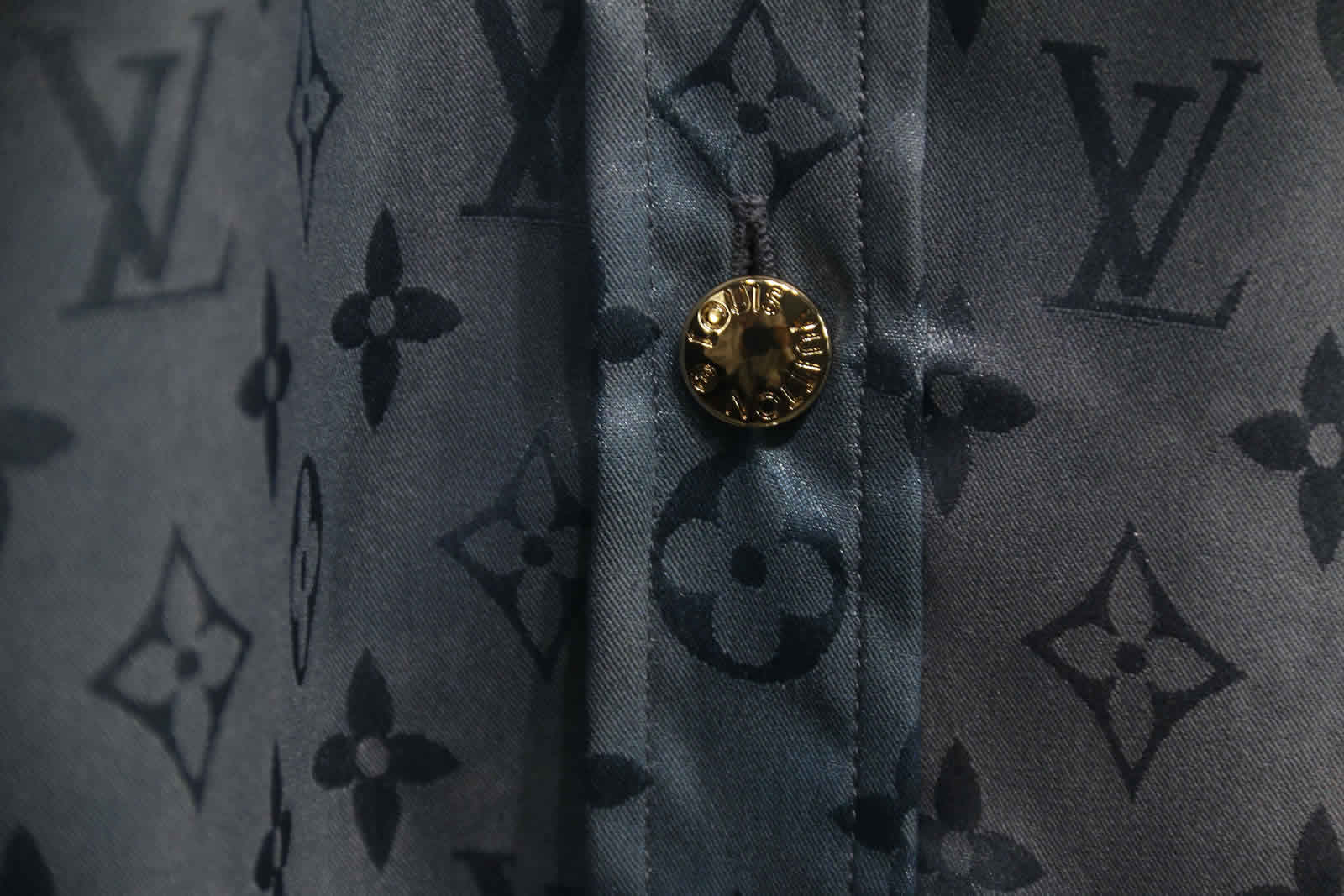 Louis Vuitton Silk Shirt 10 - kickbulk.org