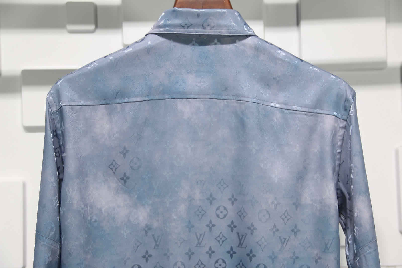 Louis Vuitton Silk Shirt 11 - kickbulk.org