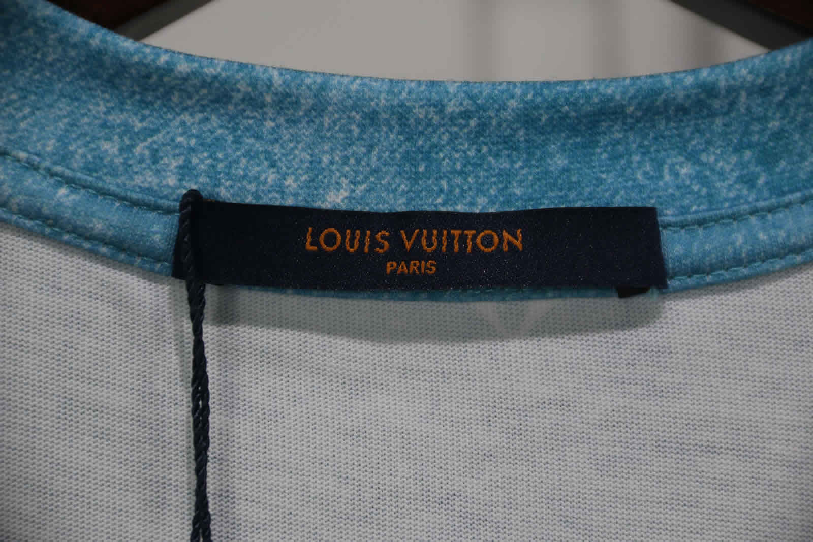 Louis Vuitton Blue White Gradient T Shirt Vccm07 10 - kickbulk.org