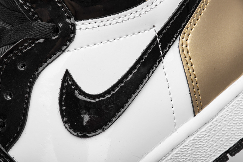 Nike Air Jordan 1 Retro High Og Gold Toe 861428 007 12 - kickbulk.org