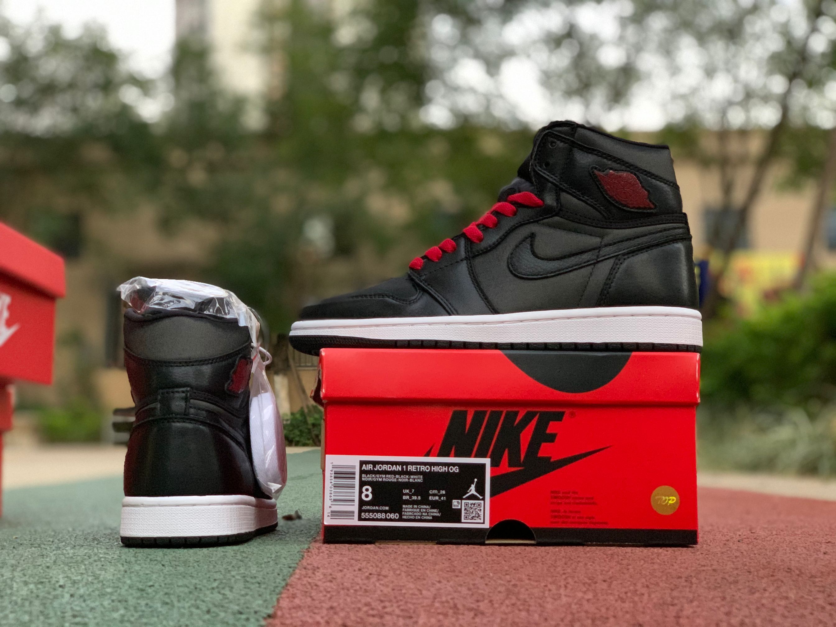 Nike Air Jordan 1 Retro High Og Black Gym Red 555088 060 14 - kickbulk.org