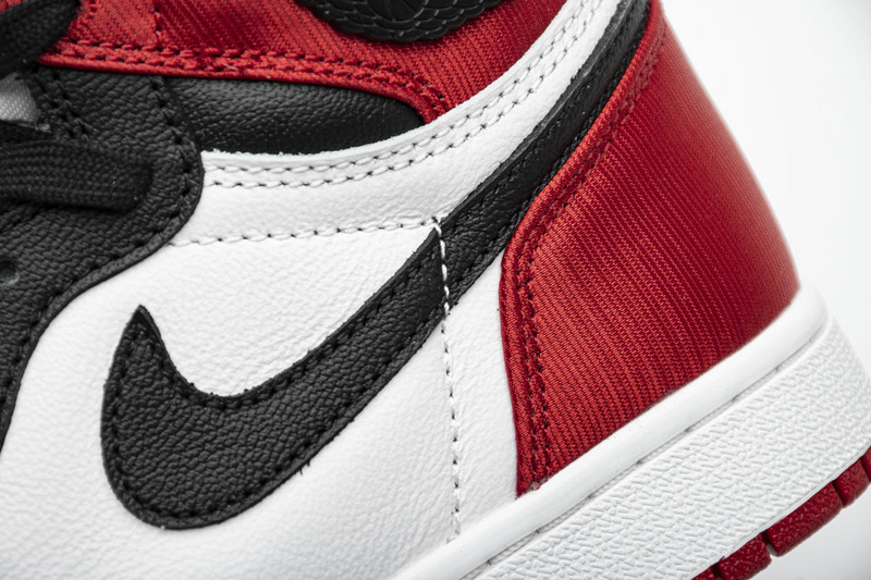 Nike Air Jordan 1 Wmns Retro High Satin Black Toe Cd0461 016 31 - kickbulk.org