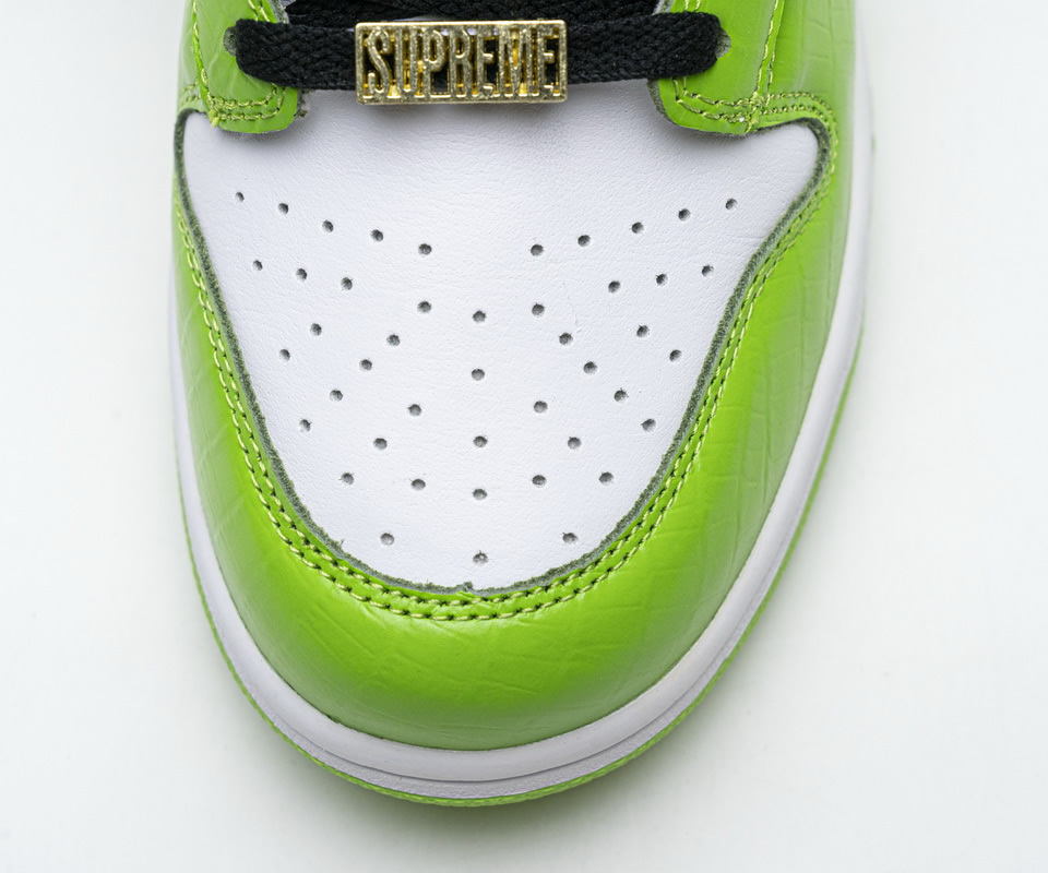 Supreme X Nike Sb Dunk Low Green Stars Dh3228 101 16 - kickbulk.org